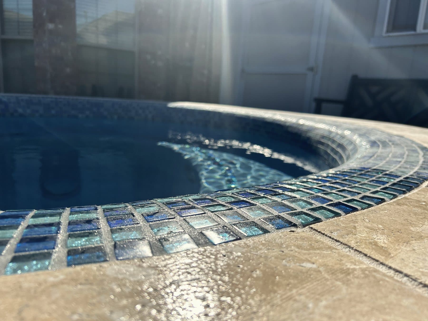 Glass-Tile Spa Edge — Tile